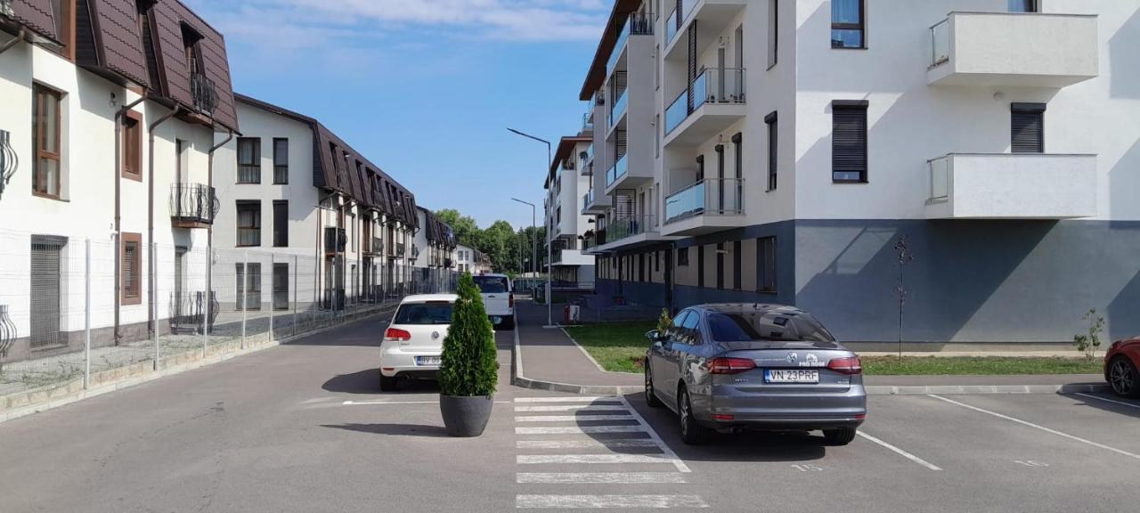 Coresi, 2 Camere, Sleeps 6 Large Private Garden Apartment Pets Welcome Brašov Exteriér fotografie