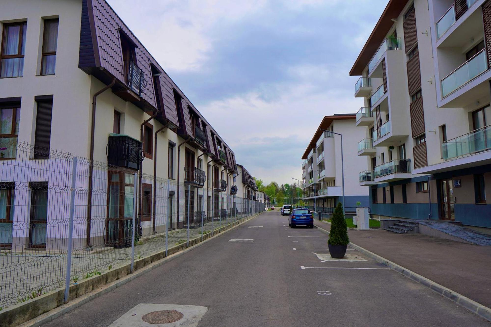 Coresi, 2 Camere, Sleeps 6 Large Private Garden Apartment Pets Welcome Brašov Exteriér fotografie